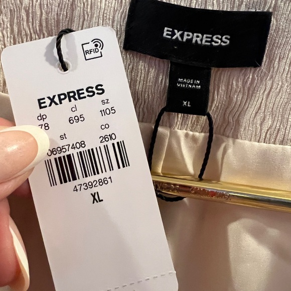 Express NWT Women's Cream Oversized Sleeveless Jacket - Picture 2 of 8